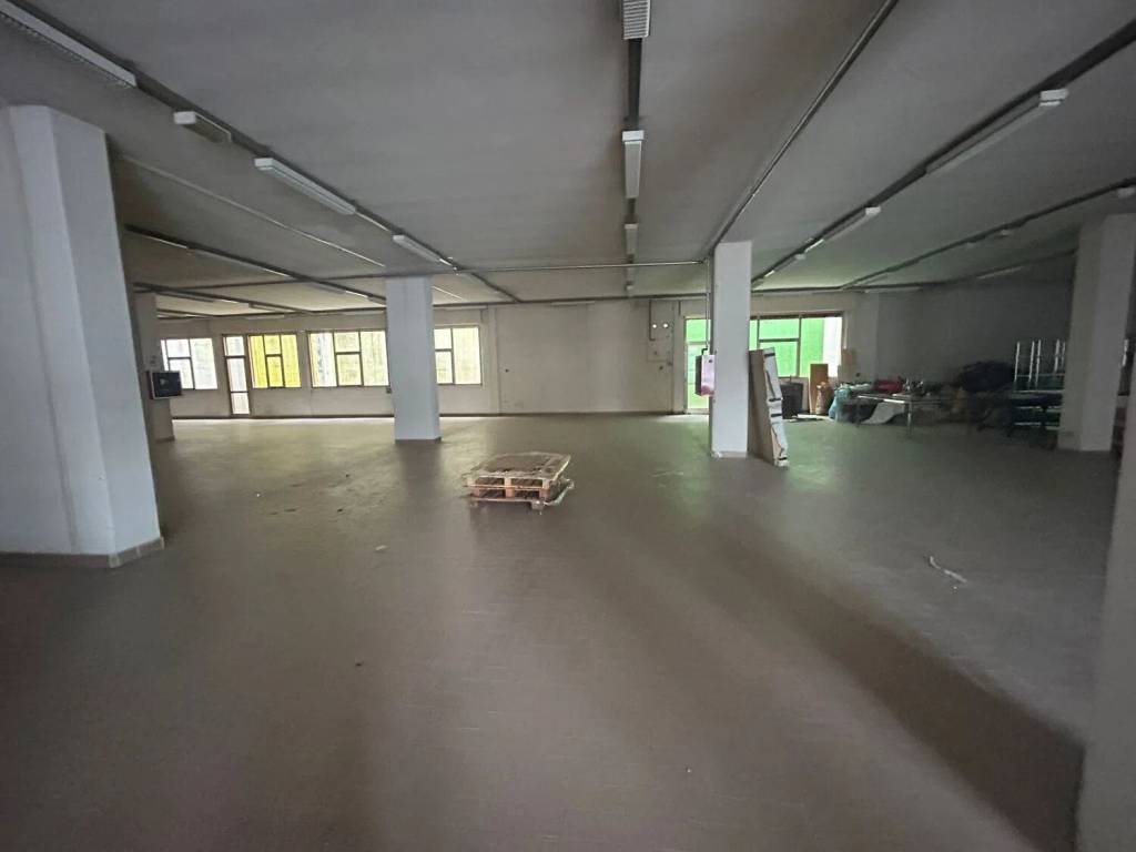 negozio in affitto a Perugia in zona Stazione