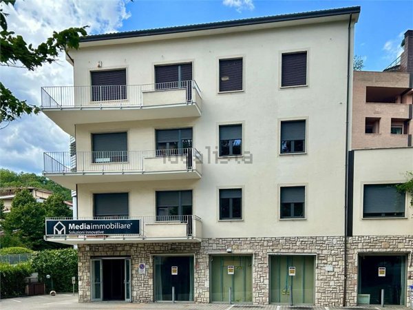 negozio in affitto a Perugia in zona XX Settembre
