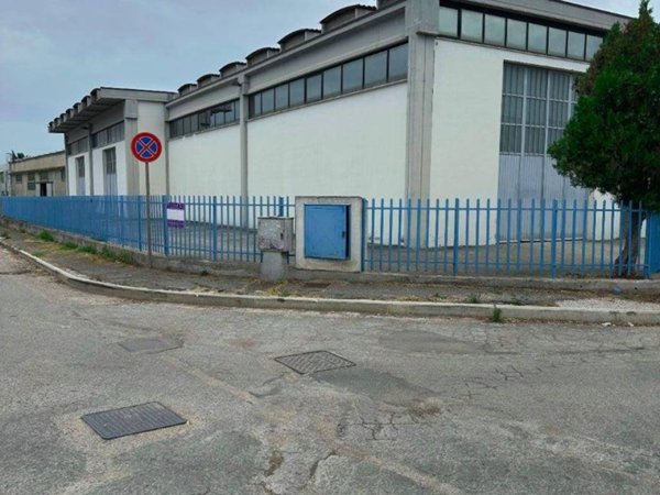 locale commerciale in affitto a Perugia in zona San Sisto