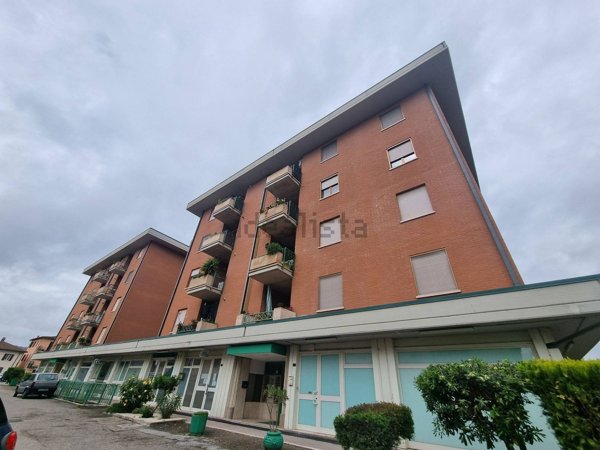 locale commerciale in affitto a Perugia in zona Ponte Felcino