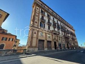 negozio in affitto a Perugia in zona Centro Città