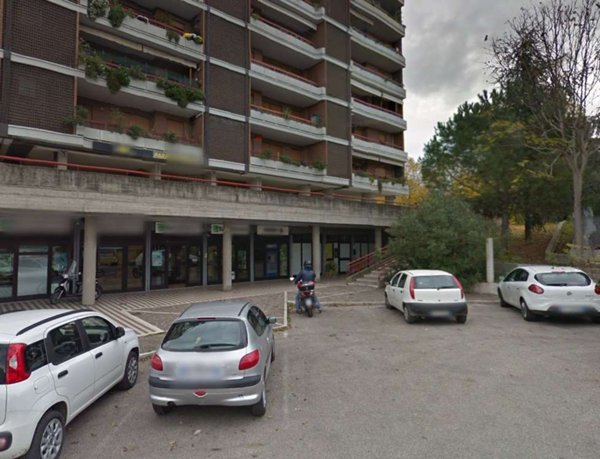 locale commerciale in affitto a Perugia