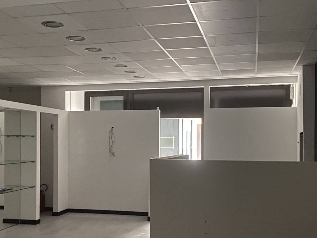 negozio in affitto a Perugia in zona Stazione