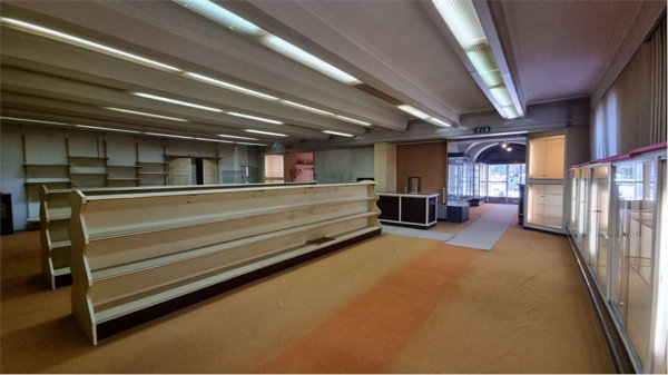 negozio in affitto a Perugia in zona Ponte San Giovanni