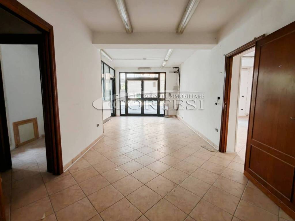 negozio in affitto a Perugia in zona Ponte San Giovanni