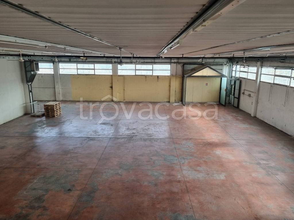 locale commerciale in affitto a Perugia in zona Ponte Valleceppi