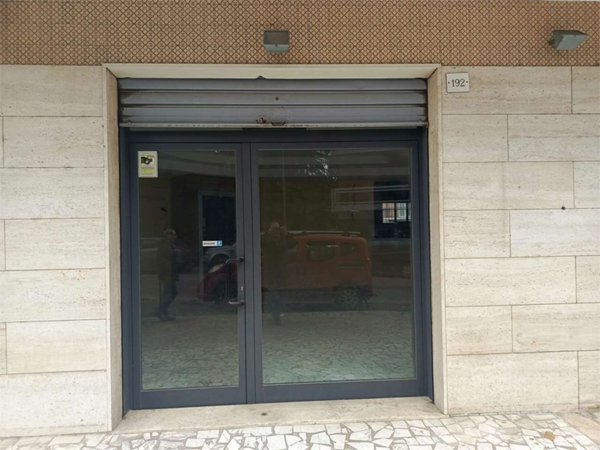 locale commerciale in affitto a Perugia in zona Ponte San Giovanni