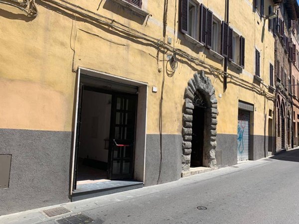 negozio in affitto a Perugia in zona Elce