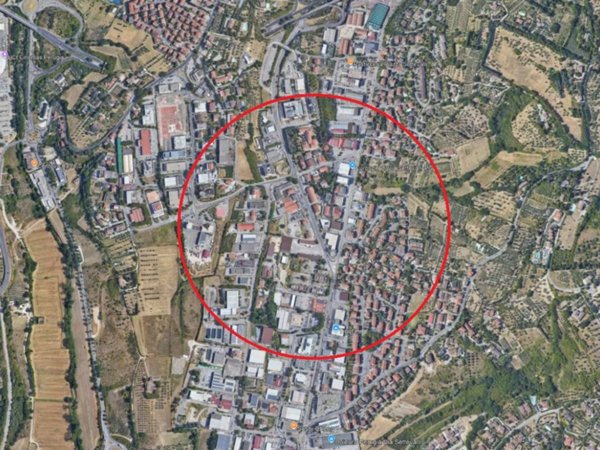 negozio in affitto a Perugia in zona Madonna Alta