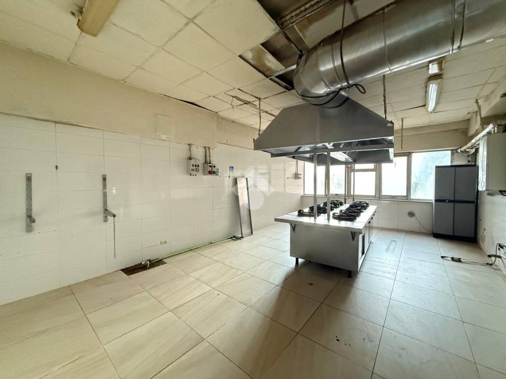 negozio in affitto a Perugia in zona Madonna Alta