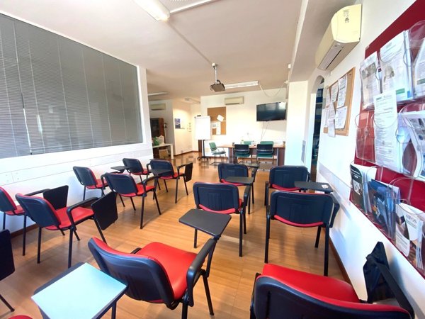 locale commerciale in affitto a Perugia in zona Madonna Alta