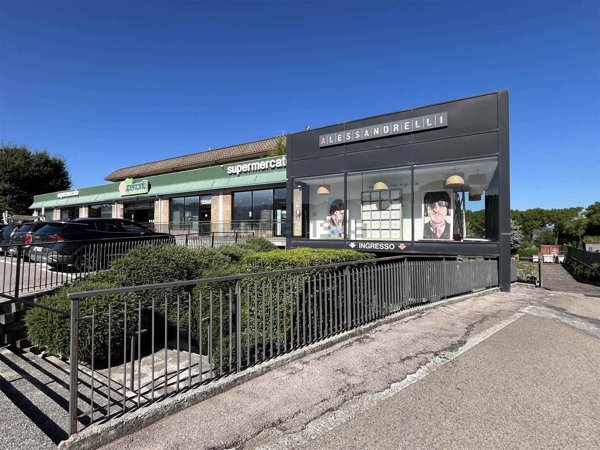 locale commerciale in affitto a Perugia in zona Centro Città