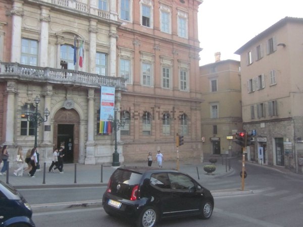 locale di sgombero in affitto a Perugia in zona Centro Città