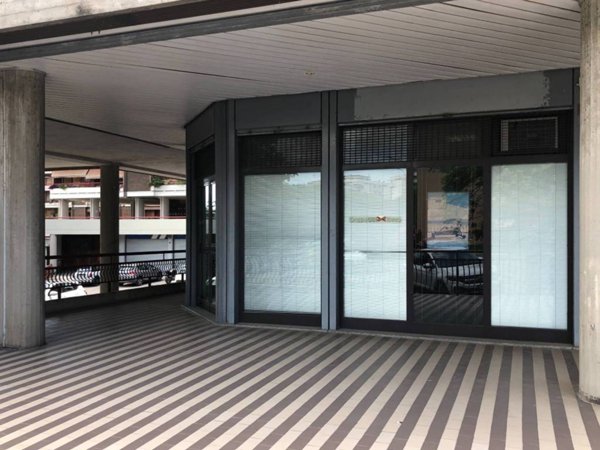 negozio in affitto a Perugia in zona Madonna Alta