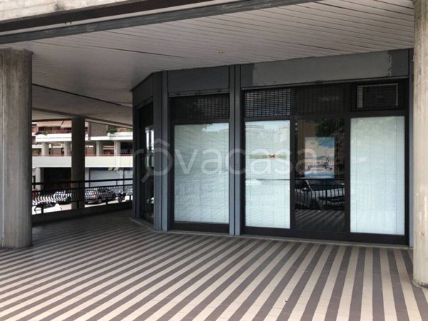 negozio in affitto a Perugia in zona Madonna Alta