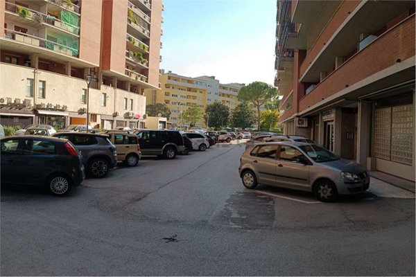 locale commerciale in affitto a Perugia in zona Madonna Alta