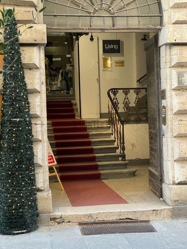 locale commerciale in affitto a Perugia in zona Centro Città