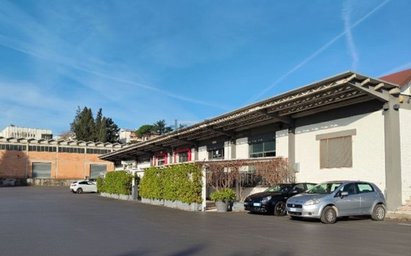 negozio in affitto a Perugia in zona Prepo