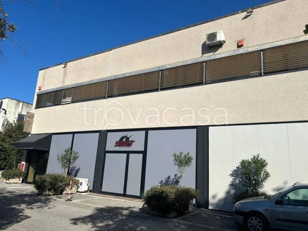 ufficio in affitto a Perugia in zona Lacugnano