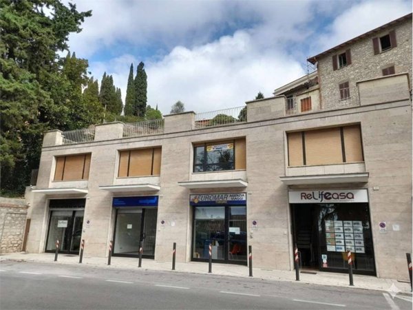 locale commerciale in affitto a Perugia in zona Monteluce