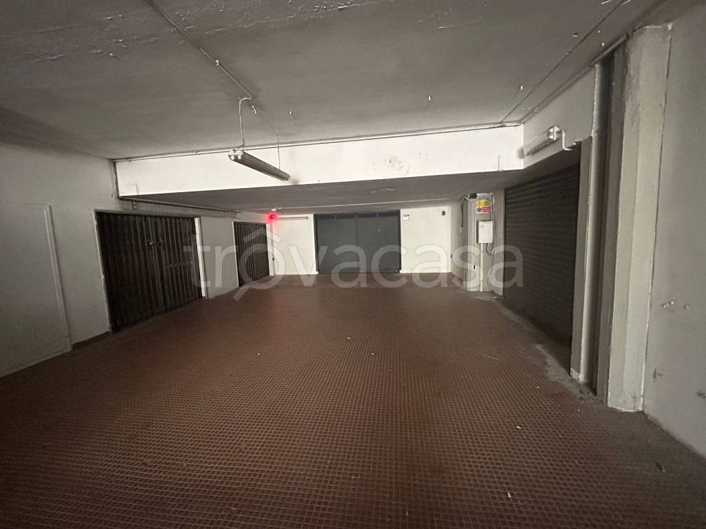 locale commerciale in affitto a Perugia in zona XX Settembre