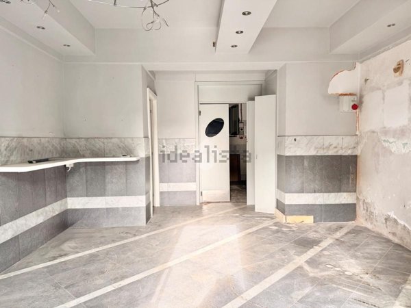 locale commerciale in affitto a Perugia in zona Elce