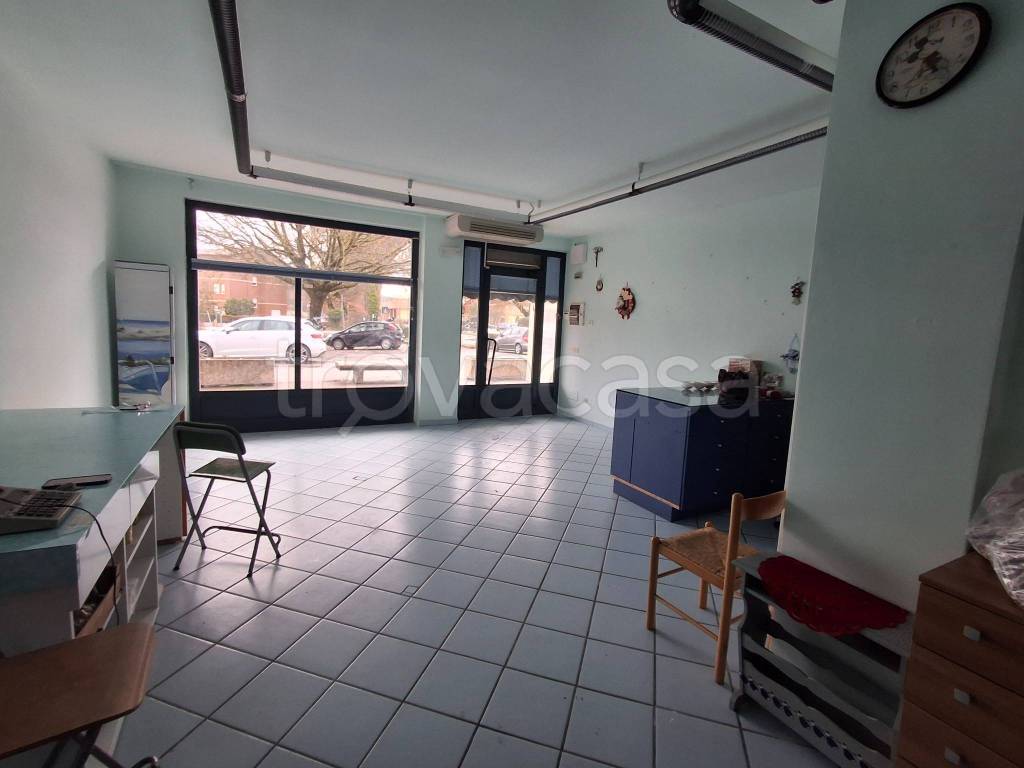 negozio in affitto a Perugia in zona Colle Umberto I