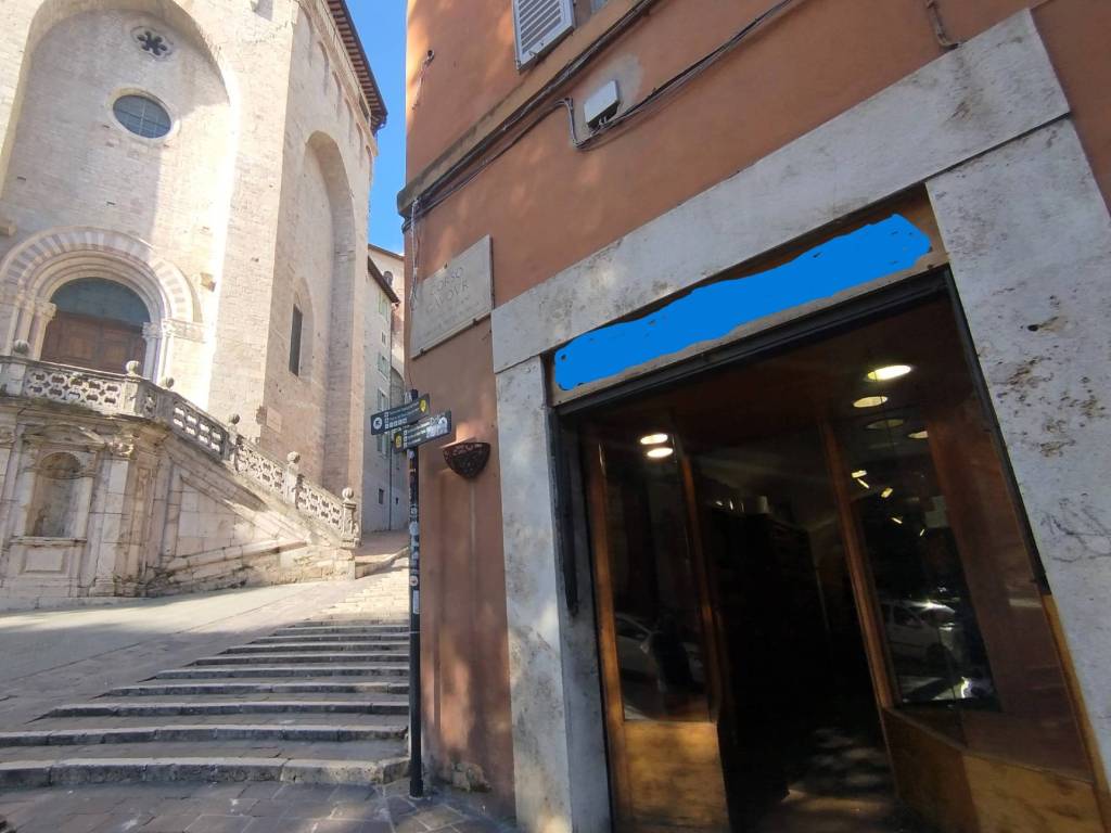 negozio in affitto a Perugia in zona Elce