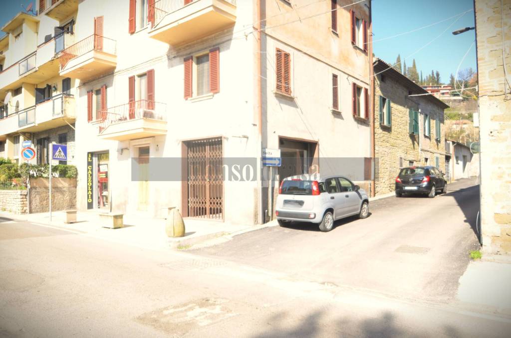 negozio in affitto a Perugia in zona Ponte San Giovanni