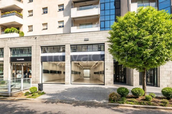 negozio in affitto a Perugia in zona Ponte San Giovanni