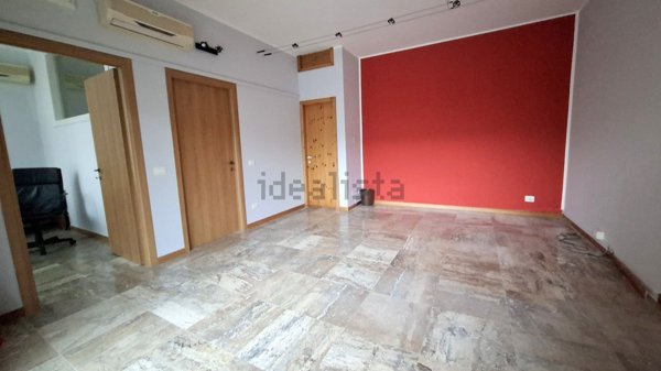 ufficio in affitto a Perugia in zona Ferro di Cavallo