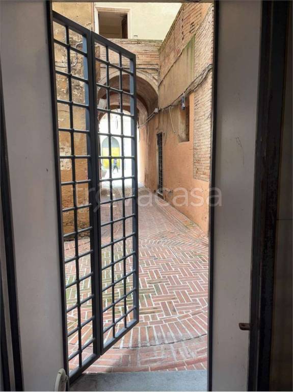 negozio in affitto a Perugia in zona Centro Città