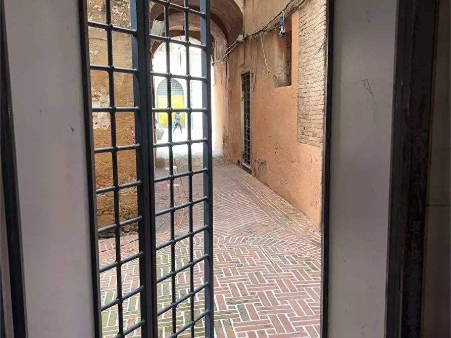 locale commerciale in affitto a Perugia in zona Centro Città