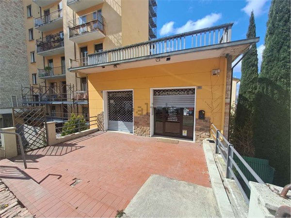 locale commerciale in affitto a Perugia in zona Filosofi