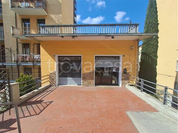 negozio in affitto a Perugia in zona Filosofi