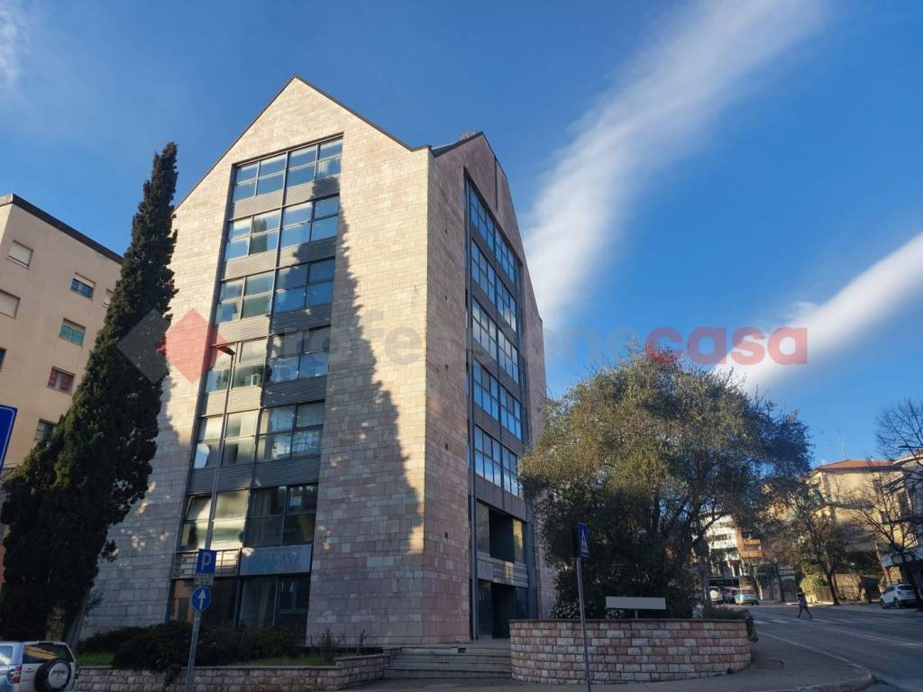ufficio in affitto a Perugia in zona Madonna Alta