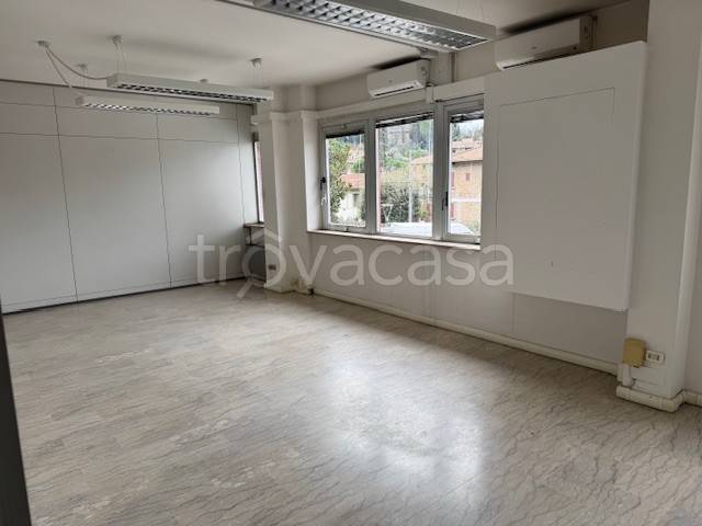 ufficio in affitto a Perugia in zona Prepo
