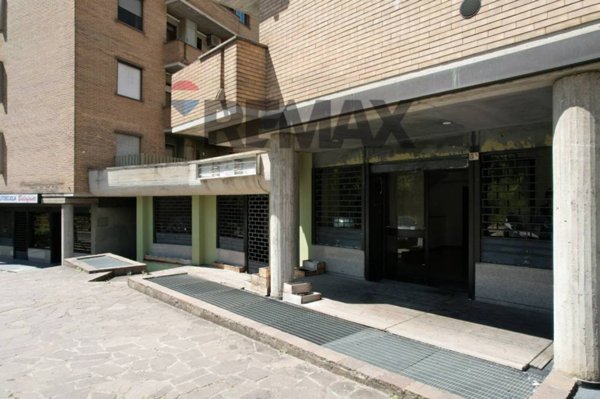 negozio in affitto a Perugia in zona Centro Città