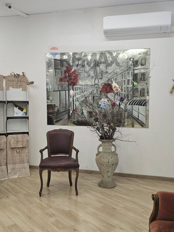 locale commerciale in affitto a Perugia in zona Elce