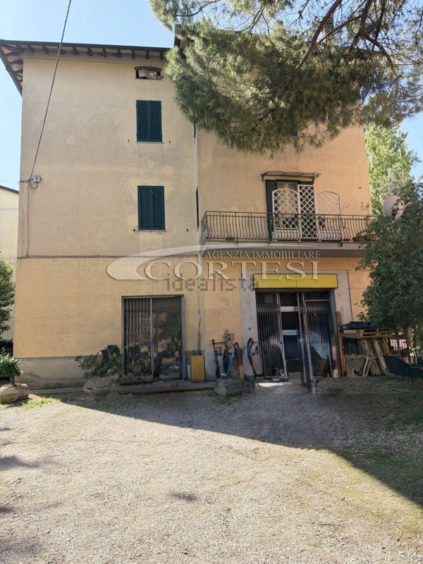 locale commerciale in affitto a Perugia in zona Ponte San Giovanni
