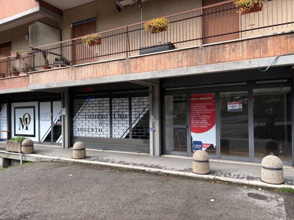locale commerciale in affitto a Perugia