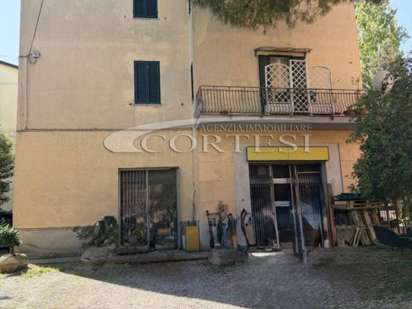 negozio in affitto a Perugia in zona Ponte San Giovanni