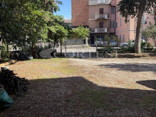 negozio in affitto a Perugia in zona Ponte San Giovanni