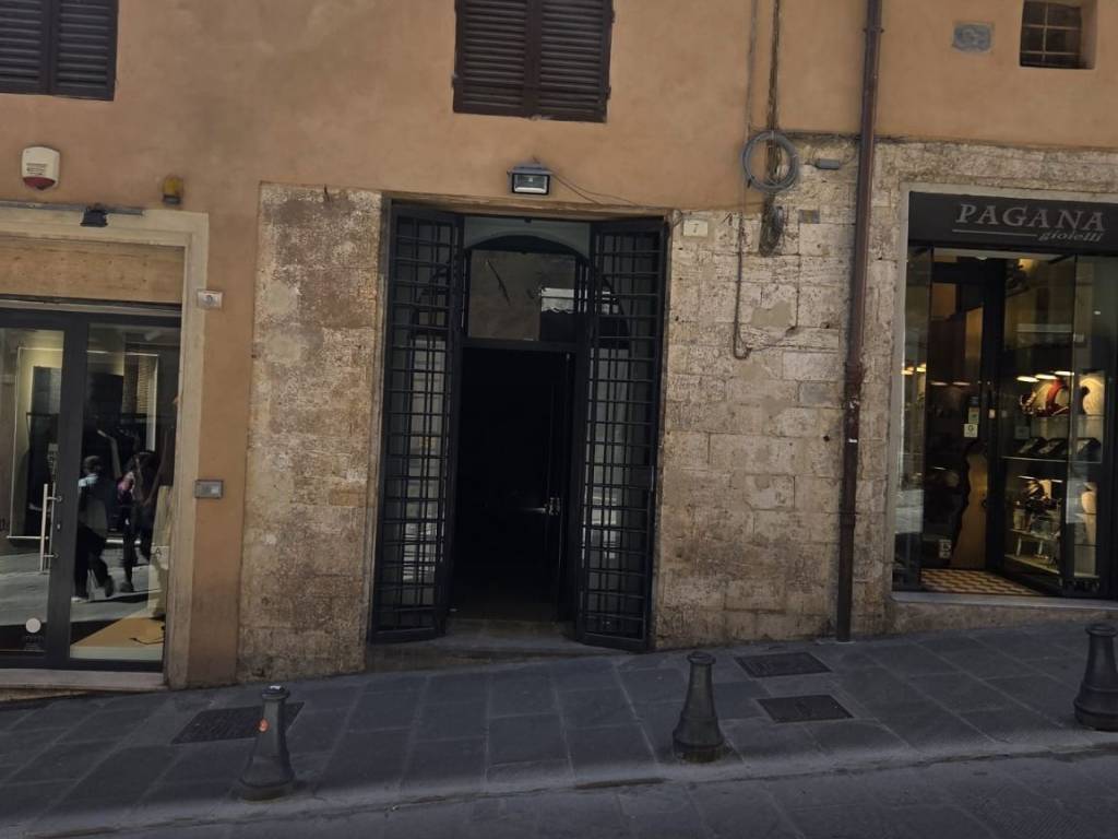negozio in affitto a Perugia in zona Elce