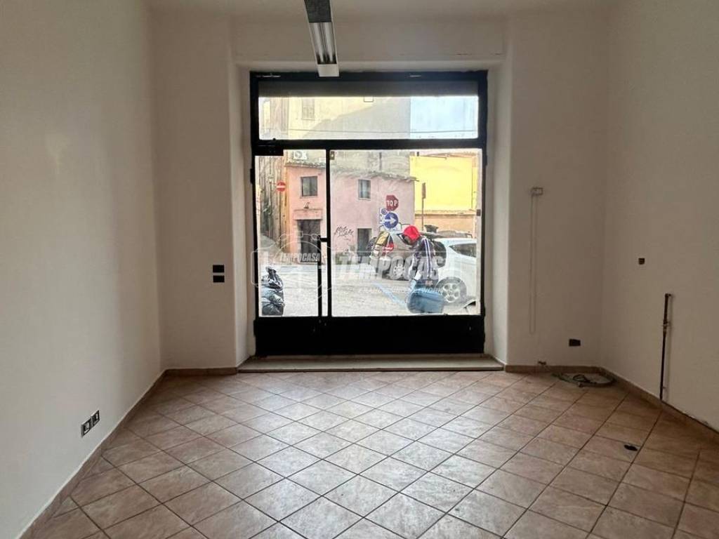 negozio in affitto a Perugia in zona Elce