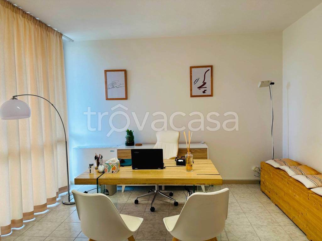 ufficio in affitto a Perugia in zona Lacugnano