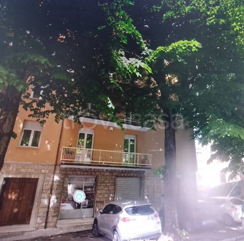 negozio in affitto a Perugia in zona XX Settembre