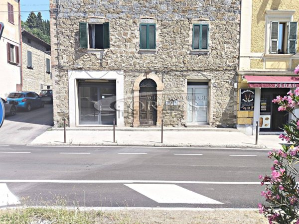 locale commerciale in affitto a Perugia in zona Ponte San Giovanni