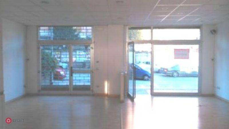 negozio in affitto a Perugia in zona Stazione