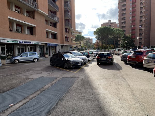 locale commerciale in affitto a Perugia in zona Madonna Alta